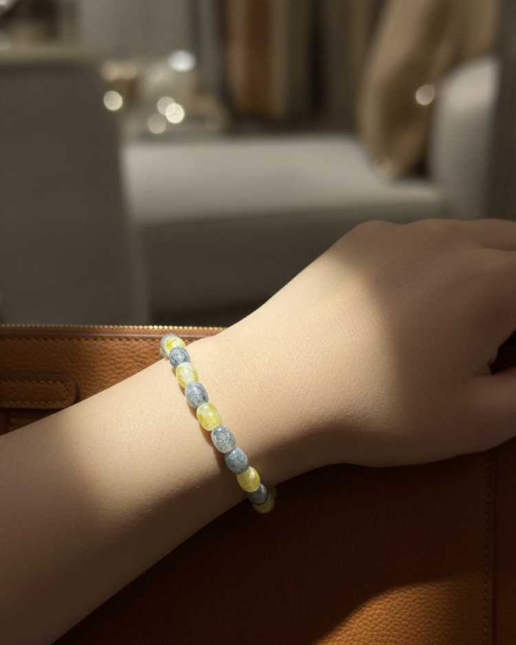 Yellow & Grey Cracked Agate - Gallery Image 3